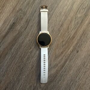 Garmin VivoActive 5 Smartwatch with Rose Gold Bezel and White Band